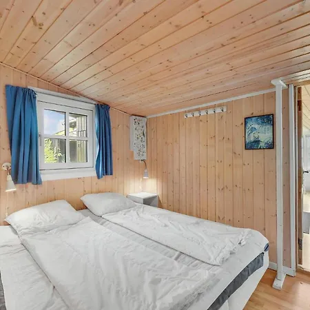 2 Bedroom Cozy In Esbjerg V Hjerting
